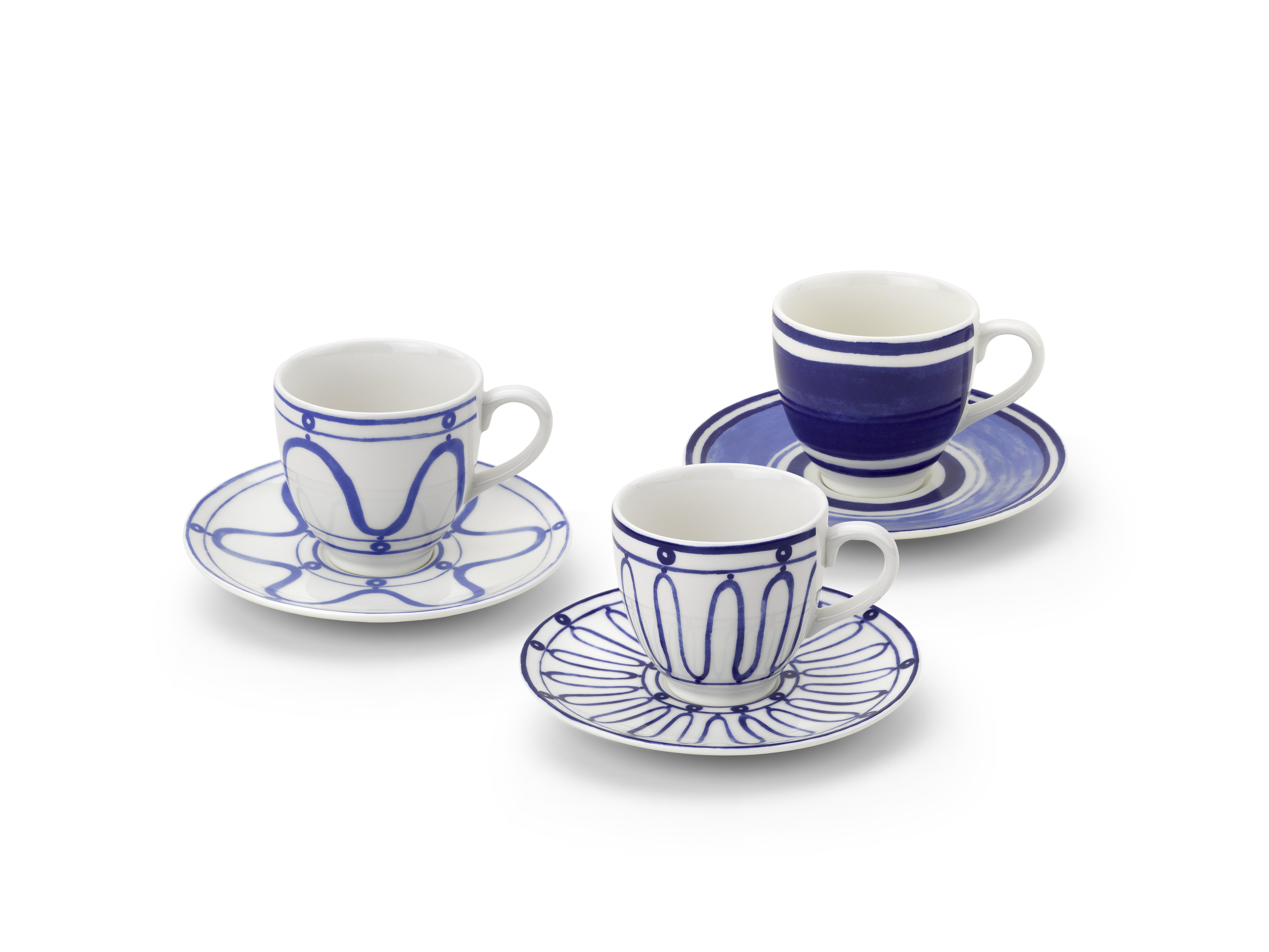 Themis Z tea or coffee cup in fine porcelain adorned with hand-painted Maze pattern. 100% handcrafted in Greece.