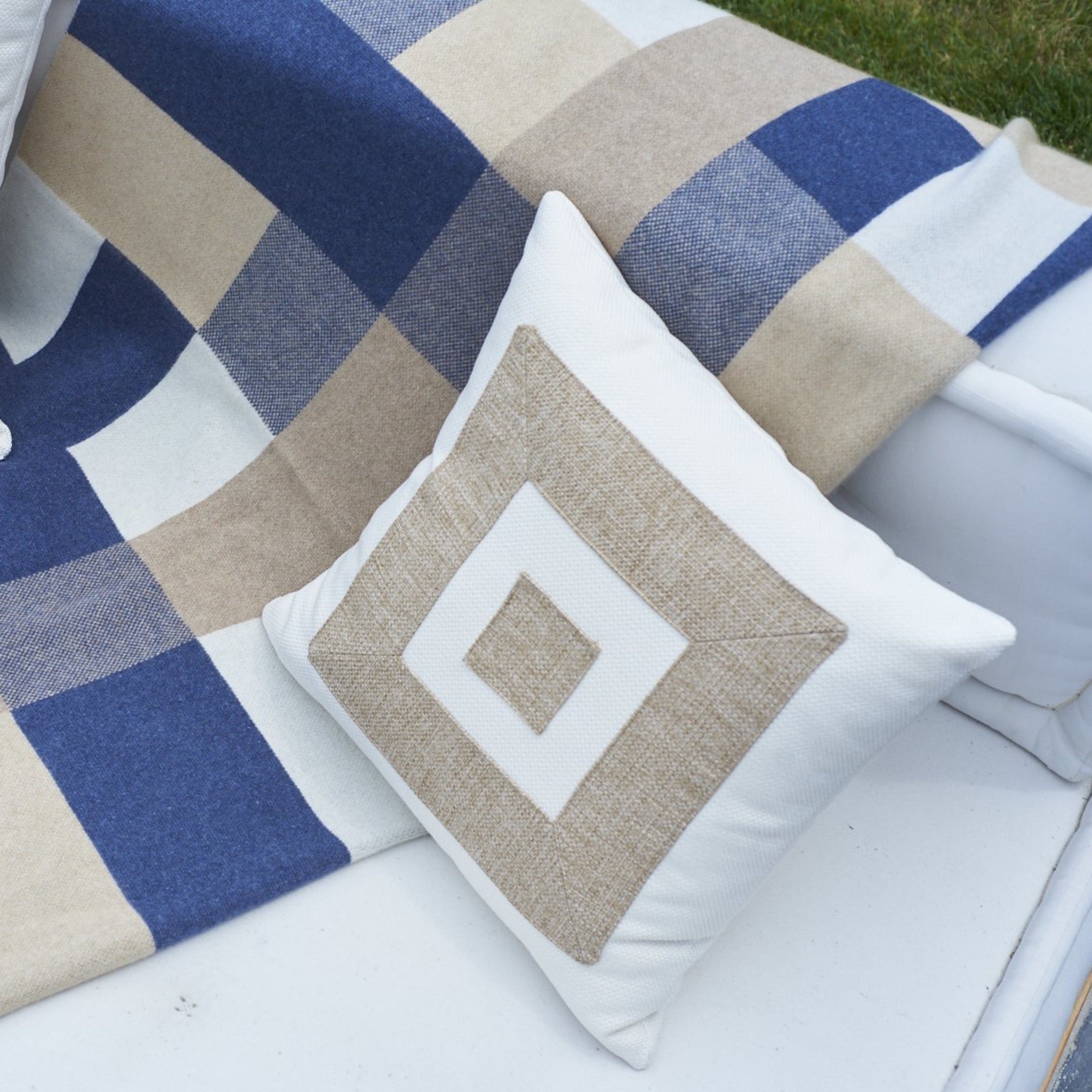 Bauhaus Cashmere Throw